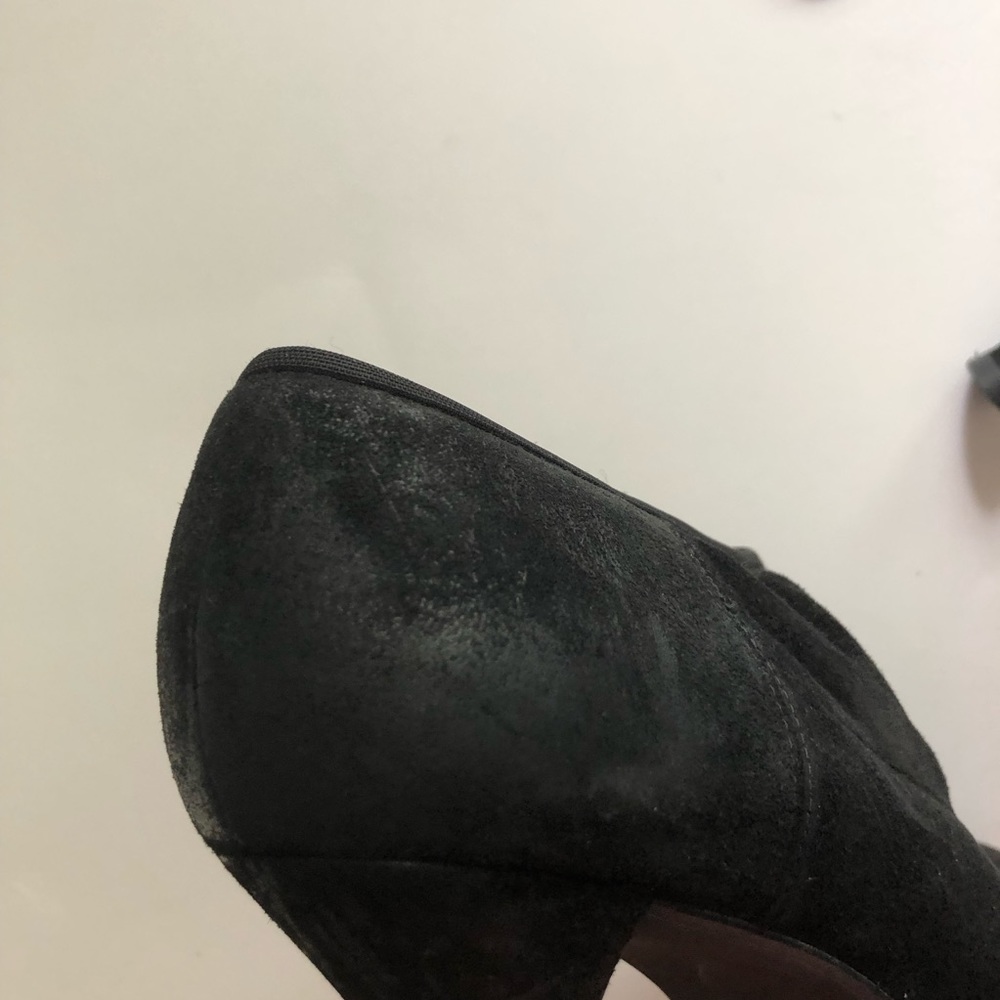 Stuart Weitzman Black Suede Semi Kitten Heels - Picture 7 of 7